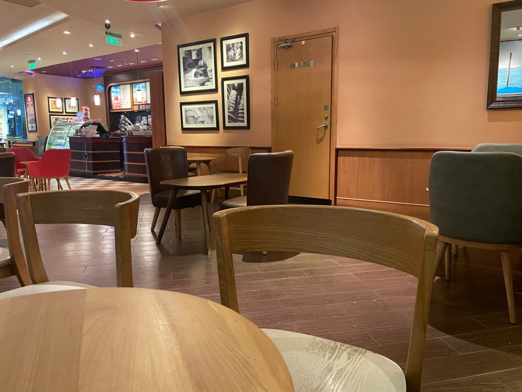 A cafe that removes the&nbsp;comfort…