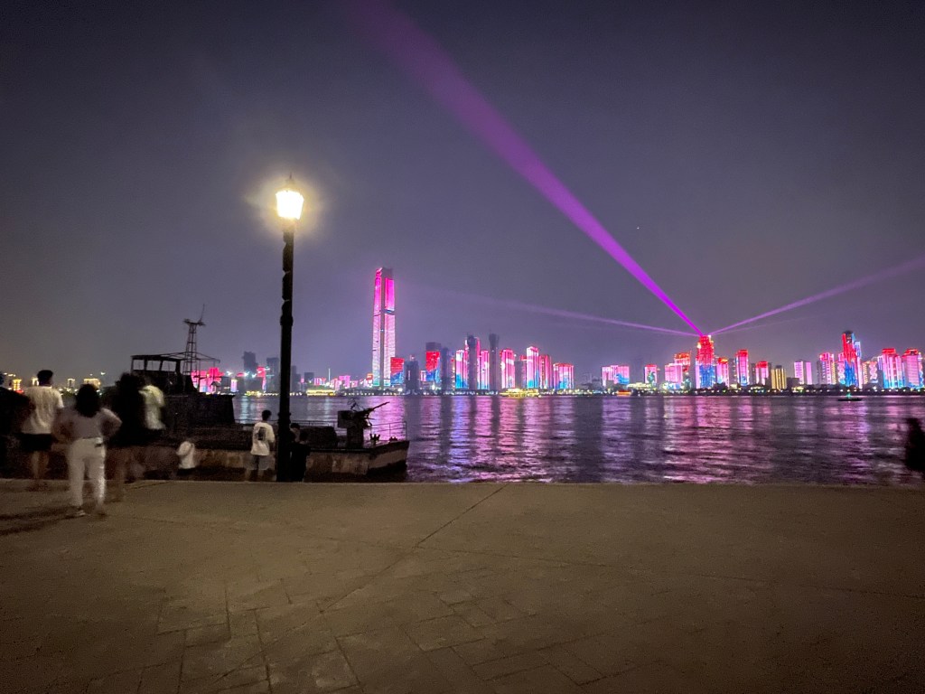 A list of 50 things I have learned as a full-time content creator for a&nbsp;week.